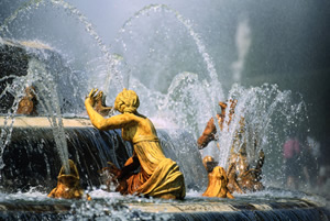 This photo of a fountain is Versailles was taken by a Newland Tours custome on the "Highlights of France" tour